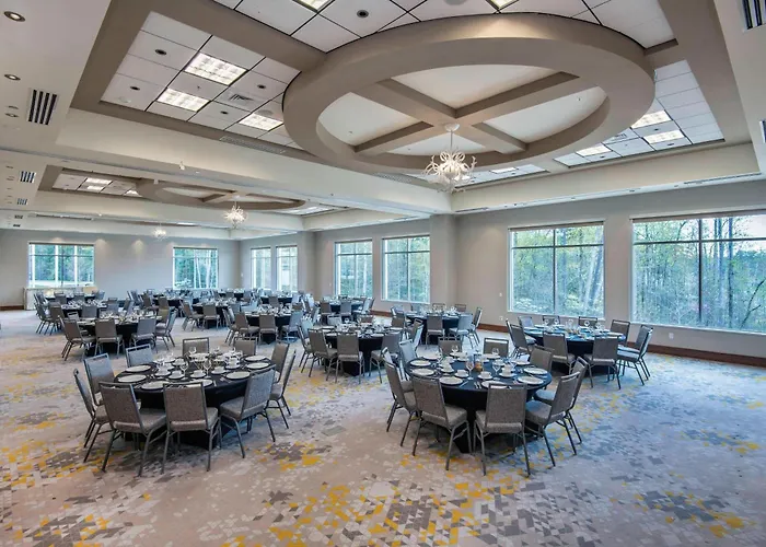 Courtyard By Marriott Raleigh Cary/Parkside Town Commons Hotel