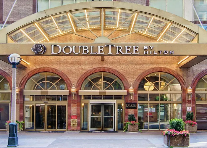 Doubletree By Hilton Toronto Downtown Hotel