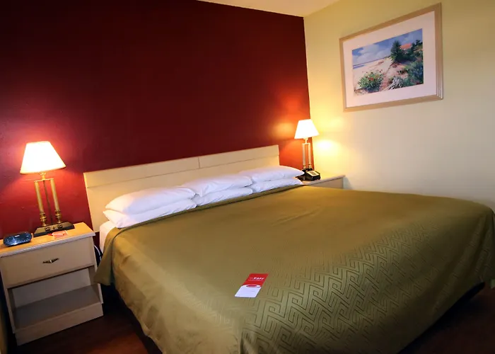 Econo Lodge Inn & Suites Maingate Central Kissimmee