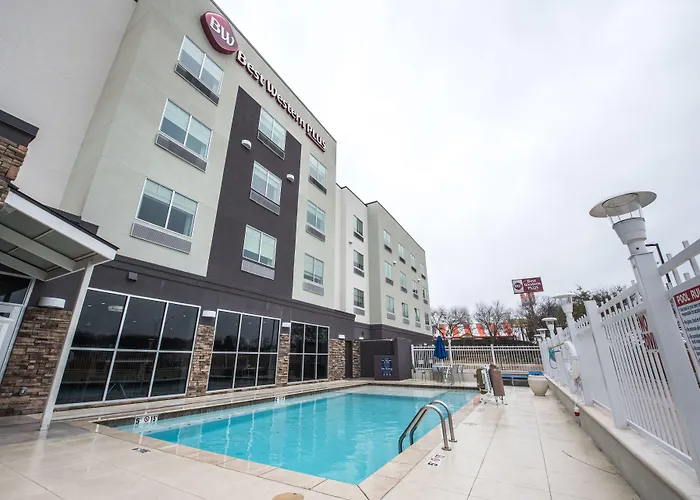 Best Western Plus Roland Inn & Suites San Antonio